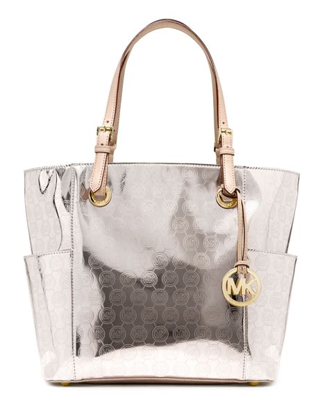 michael kors jet set monogram signature item tote nickel|Michael Kors carryall.